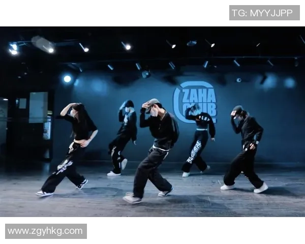 街舞魅力绽放:探讨上海街舞队的团队协作与默契之道 街舞魅力绽放:探讨上海街舞队的团队协作与默契之道